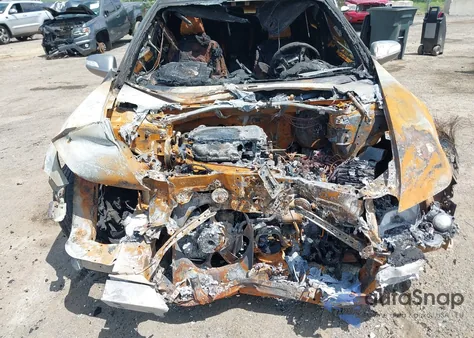 2010 Acura Rl 3.7 from USA, damaged, VIN JH4KB2F66AC002747